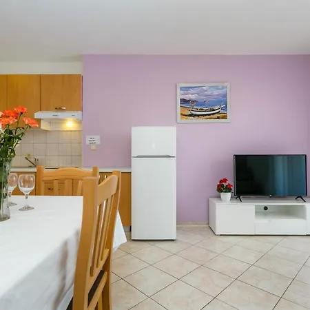 Luka Apartment