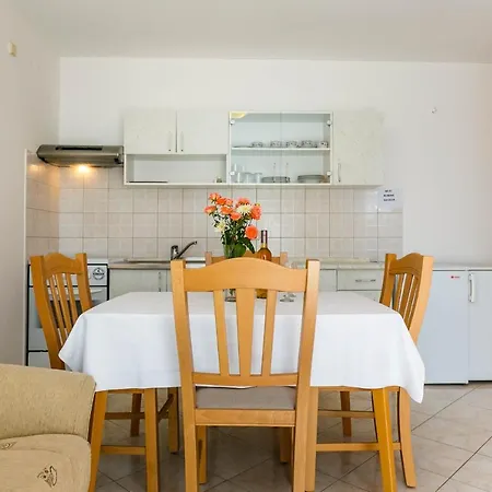 Apartament Luka *