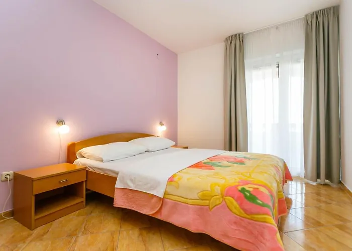 Lägenhet Apartmani Luka